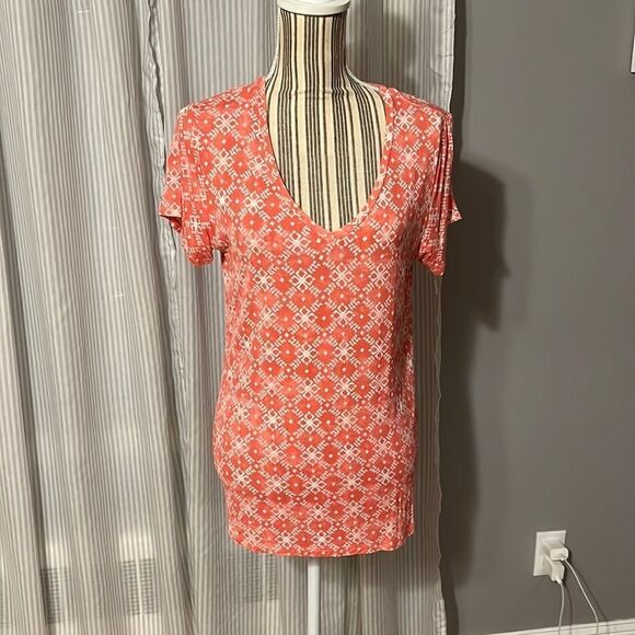 Mudd. Ladies Large Vneck Tshirt - Picture 1 of 7
